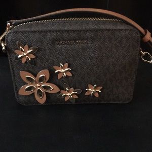 Michael kor crossbody